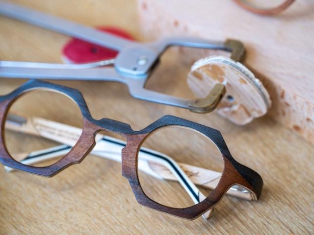 Halambyk, des lunettes en bois artisanales fabriquées en Normandie